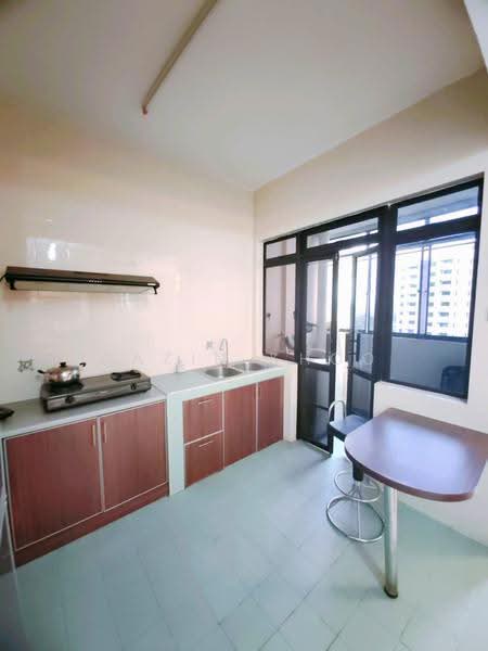 Kondominium untuk Disewa di Golf Vista Resort Homes - Qazin Khoo - Kitchen - PropertyGuru.com.my