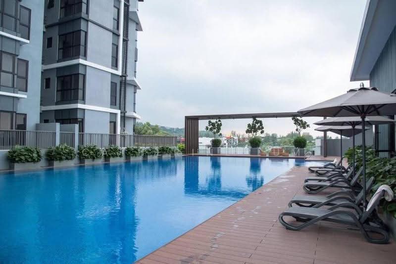 Kediaman Servis untuk Dijual di Le Pavillion - Catherine Lum - Pool - PropertyGuru.com.my