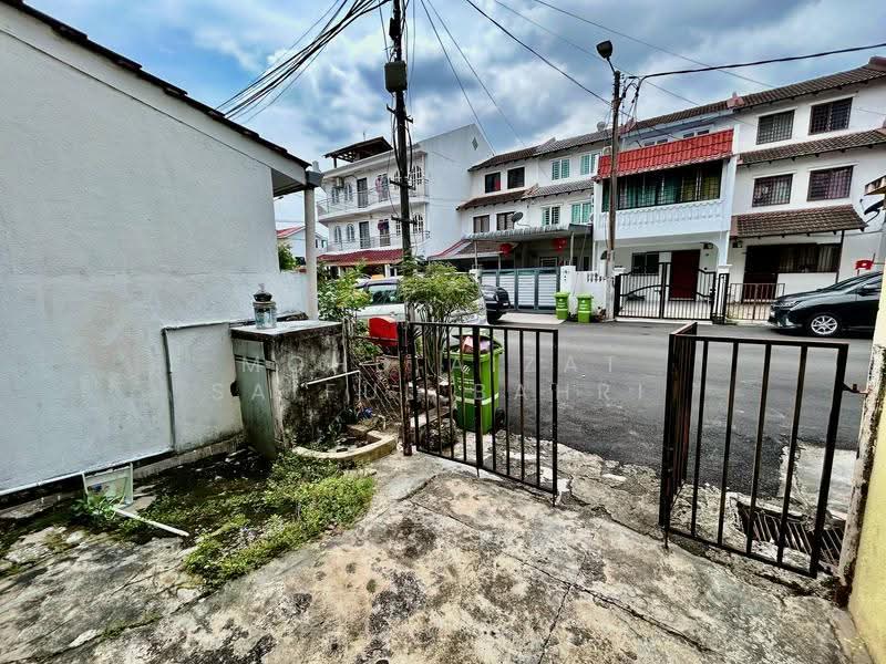 Rumah Teres untuk Dijual di Desa Setapak (Wangsa Maju) - Mohd Aizat Saiful Bahri - Exterior - PropertyGuru.com.my
