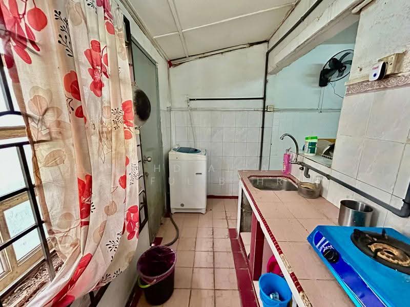 Rumah Teres untuk Dijual di Desa Setapak (Wangsa Maju) - Mohd Aizat Saiful Bahri - Kitchen - PropertyGuru.com.my