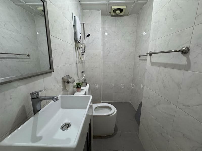 Kondominium untuk Dijual di Bukit Gembira Condominium - Kelvin Pook - Bathroom - PropertyGuru.com.my