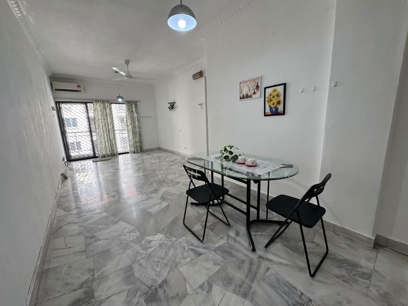 Kondominium untuk Dijual di Bukit Gembira Condominium - Kelvin Pook - Living Room - PropertyGuru.com.my