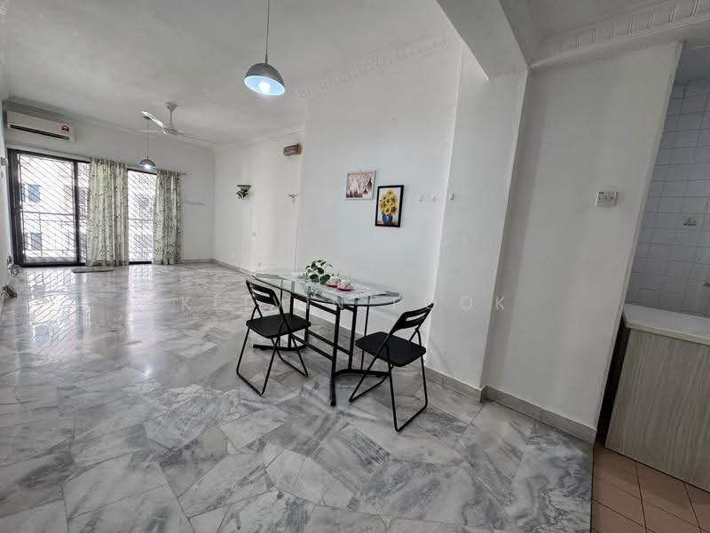 Kondominium untuk Dijual di Bukit Gembira Condominium - Kelvin Pook - Living Room - PropertyGuru.com.my