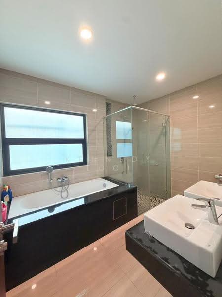 Rumah Teres untuk Disewa di Iskandar Puteri (Nusajaya) (Johor) - Kennedy Looi - Bathroom - PropertyGuru.com.my
