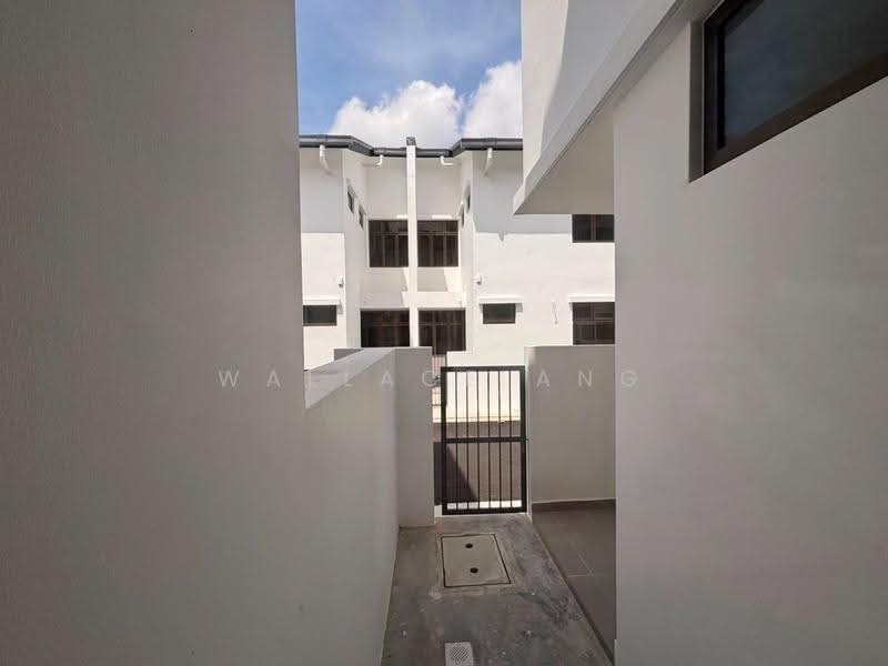 Rumah Teres 2-Tingkat untuk Dijual di Taman Mutiara Rini (Skudai) - Wallace Ang - Exterior - PropertyGuru.com.my