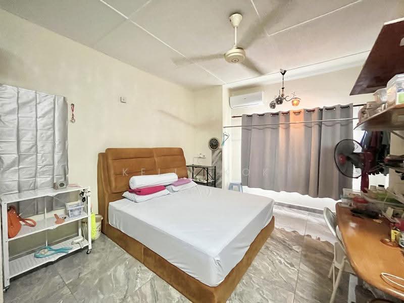 Semi-Detached House for Sale in Bandar Country Homes (Rawang) - Kelly Kok - Bedroom - PropertyGuru.com.my