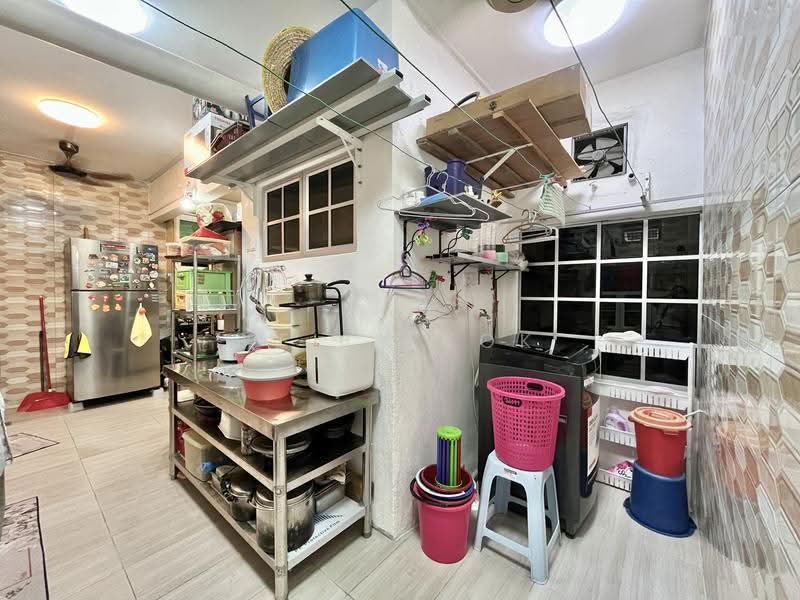 Semi-Detached House for Sale in Bandar Country Homes (Rawang) - Kelly Kok - Kitchen - PropertyGuru.com.my