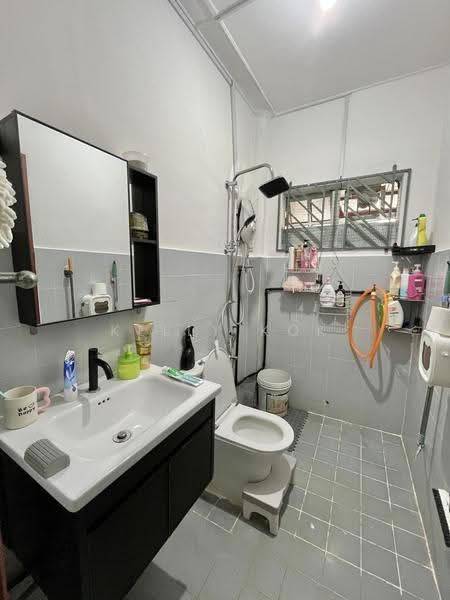 Semi-Detached House for Sale in Bandar Country Homes (Rawang) - Kelly Kok - Bathroom - PropertyGuru.com.my