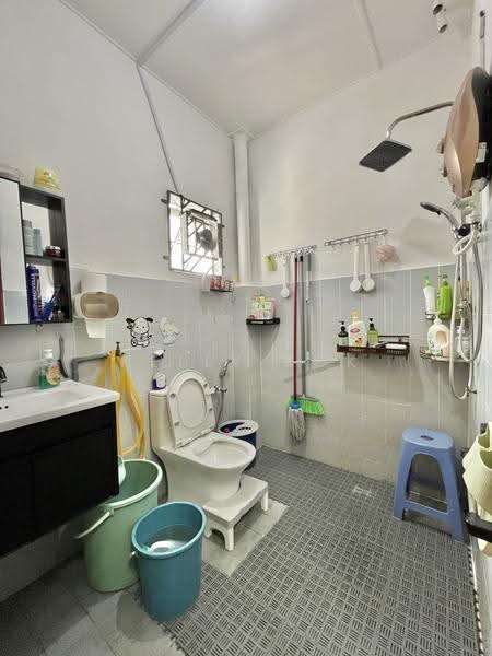 Semi-Detached House for Sale in Bandar Country Homes (Rawang) - Kelly Kok - Bathroom - PropertyGuru.com.my