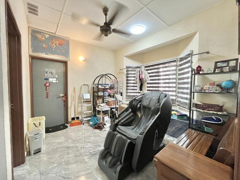 Semi-Detached House for Sale in Bandar Country Homes (Rawang) - Kelly Kok - Living Room - PropertyGuru.com.my