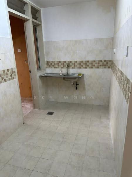Apartment for Rent at Puteri Bayu Apartment - Sky Wong - Kitchen - PropertyGuru.com.my