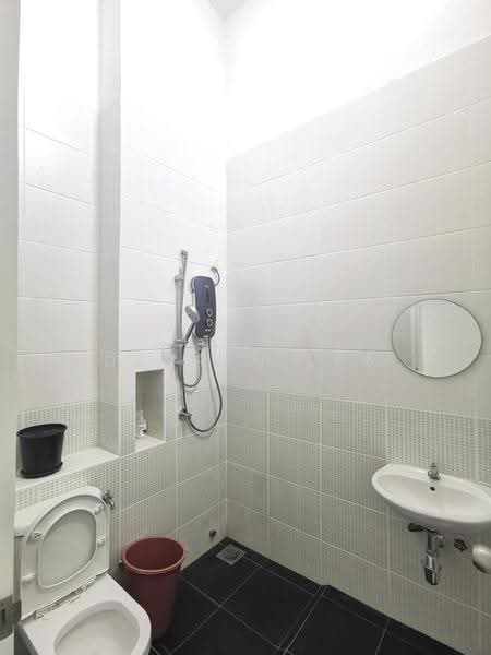 Rumah Teres 2-Tingkat untuk Dijual di Kota Masai (Pasir Gudang) - Darren Ler - Bathroom - PropertyGuru.com.my