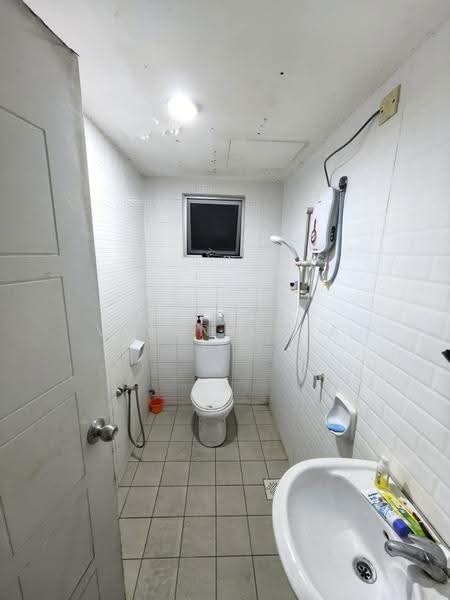Kondominium untuk Dijual di Axis Residence @ Axis Pandan - Viven Chia - Bathroom - PropertyGuru.com.my