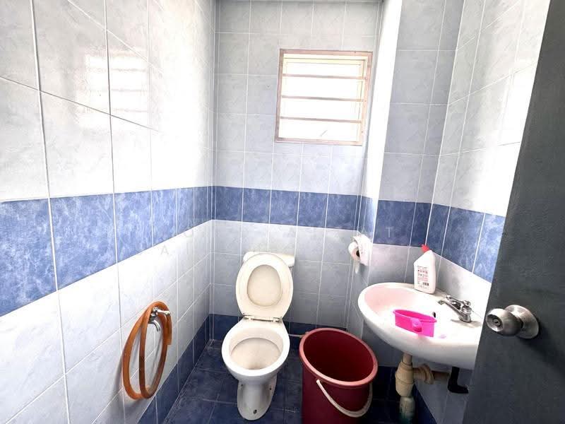 Pangsapuri untuk Dijual di Green Villa - Mohd Aizat Saiful Bahri - Bathroom - PropertyGuru.com.my
