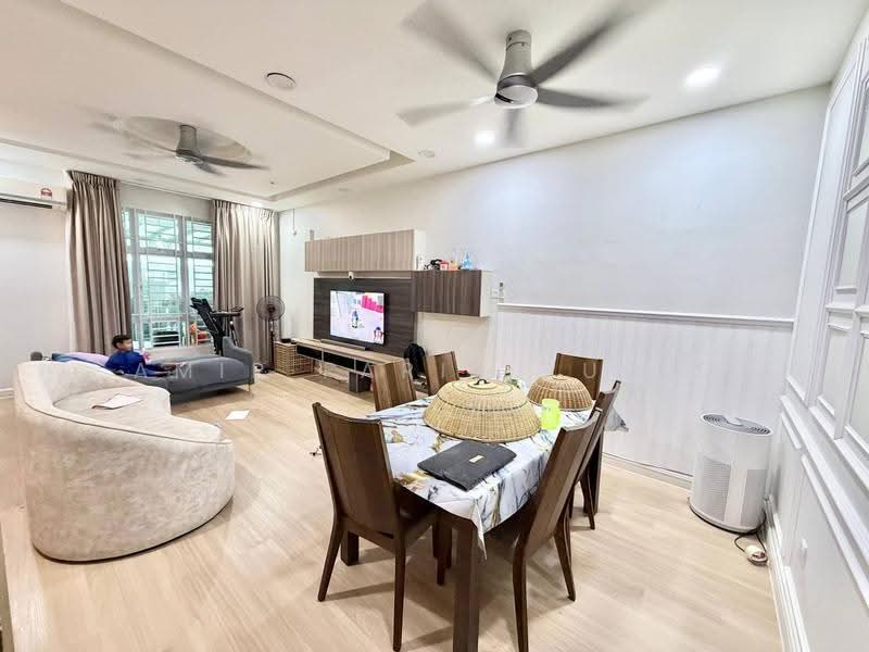 2-storey Terraced House for Sale in Taman Pulai Hijauan (Skudai) - Amir Faris Rusli - Living Room - PropertyGuru.com.my