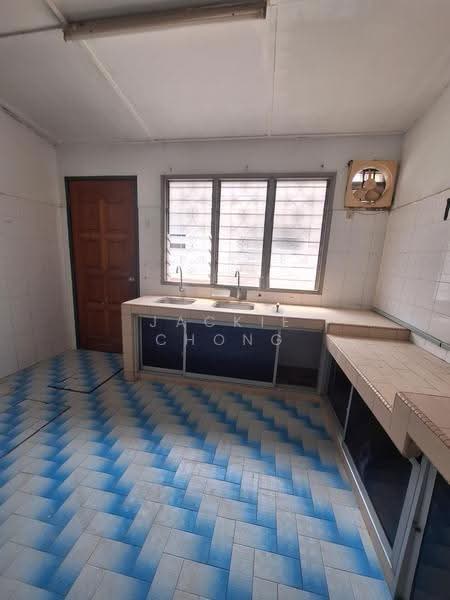 2-storey Terraced House for Rent in Taman Overseas Union (Taman Oug) (Jalan Klang Lama (Old Klang Road)) - Jackie Chong - Kitchen - PropertyGuru.com.my