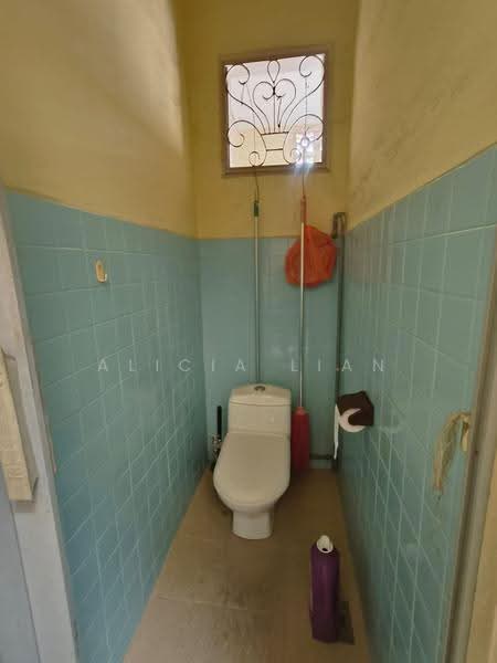 1-storey Terraced House for Sale in Taman Sri Tebrau (Johor Bahru) - Alicia Lian - Bathroom - PropertyGuru.com.my