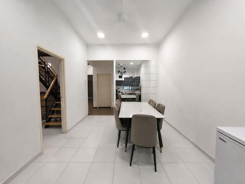 Rumah Teres 1-Tingkat untuk Dijual di Taman Lagenda Putra (Kulai) - Sufi Norman - Dining Room - PropertyGuru.com.my