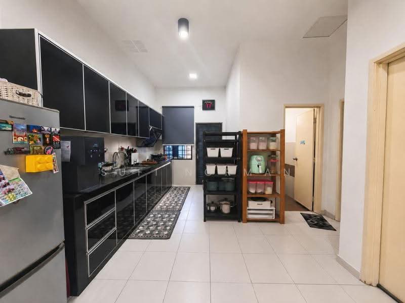 Rumah Teres 1-Tingkat untuk Dijual di Taman Lagenda Putra (Kulai) - Sufi Norman - Kitchen - PropertyGuru.com.my