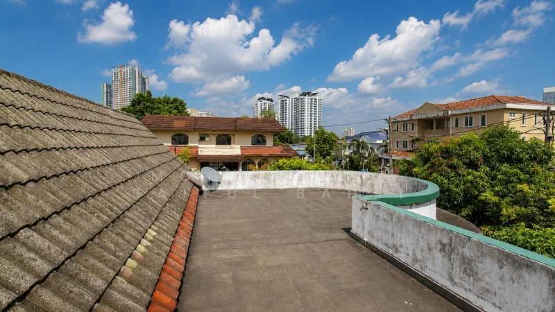 Bungalow House for Sale in Keramat (Kuala Lumpur) - Mohd Aizat Saiful Bahri - Roof - PropertyGuru.com.my