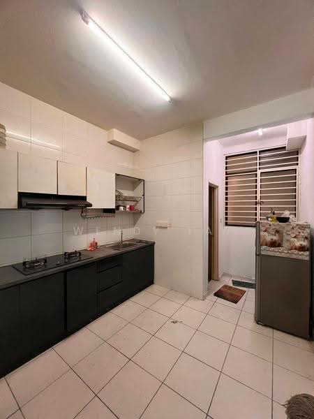 Kediaman Servis untuk Dijual di Sky Gardens Residences - Wendy Tay - Kitchen - PropertyGuru.com.my