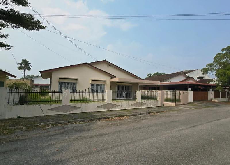Bungalow House for Sale in Taman Pasir Puteh (Ipoh) - Qazin Khoo - Exterior - PropertyGuru.com.my