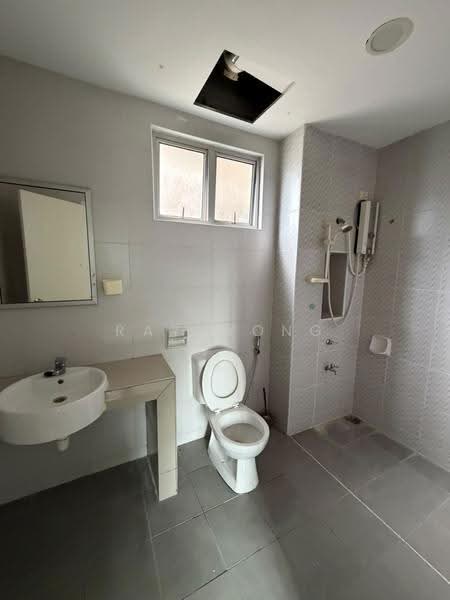 Pangsapuri untuk Disewa di Austin Suites (Permata Austin) - Ray Wong - Bathroom - PropertyGuru.com.my