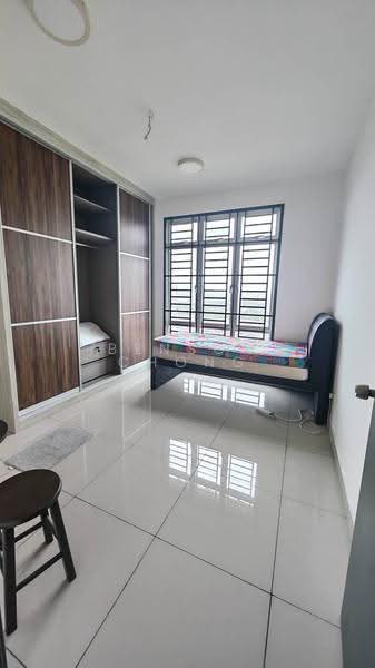 Kediaman Servis untuk Dijual di D'Ambience Residences (Pangsapuri Ikatan Flora) - Benson Chong - Bedroom - PropertyGuru.com.my