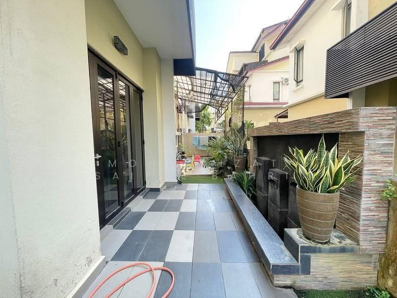 Rumah Berkembar untuk Dijual di Taman Tropika 2 (Kajang) - Mohd Aizat Saiful Bahri - Exterior - PropertyGuru.com.my
