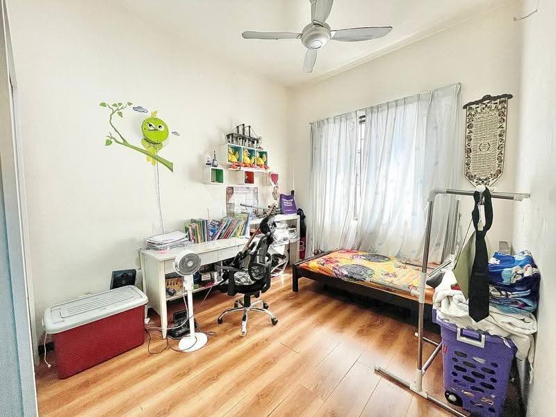 Rumah Berkembar untuk Dijual di Taman Tropika 2 (Kajang) - Mohd Aizat Saiful Bahri - Bedroom - PropertyGuru.com.my