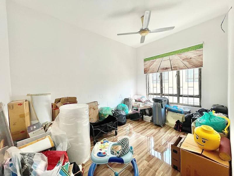 Rumah Berkembar untuk Dijual di Taman Tropika 2 (Kajang) - Mohd Aizat Saiful Bahri - Bedroom - PropertyGuru.com.my