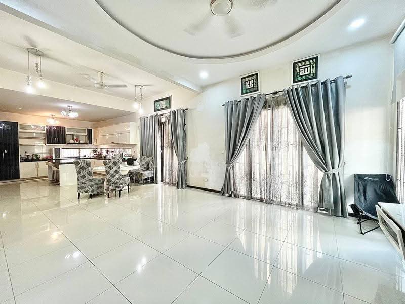 Rumah Berkembar untuk Dijual di Taman Tropika 2 (Kajang) - Mohd Aizat Saiful Bahri - Living Room - PropertyGuru.com.my