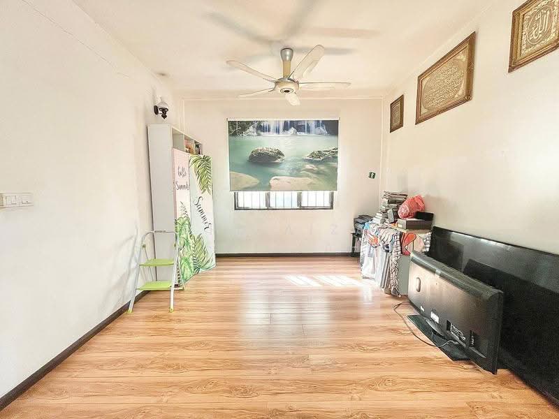 Rumah Berkembar untuk Dijual di Taman Tropika 2 (Kajang) - Mohd Aizat Saiful Bahri - Living Room - PropertyGuru.com.my