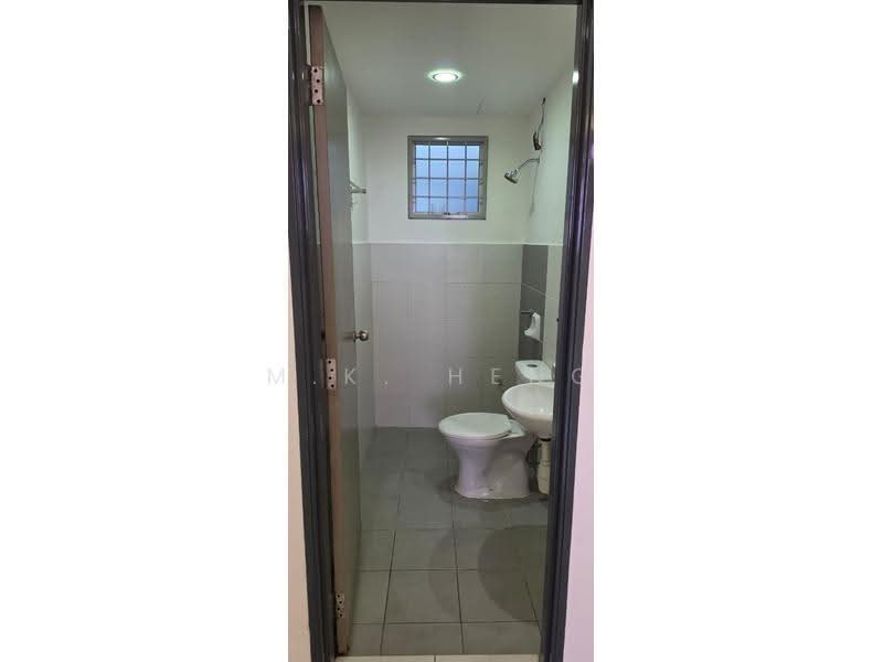 Pangsapuri untuk Disewa di Trifolis - M.K. Heng - Bathroom - PropertyGuru.com.my