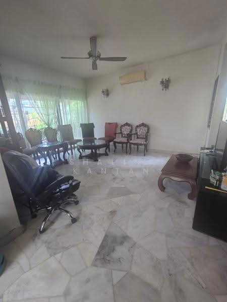 Rumah Berkembar untuk Dijual di Damansara Heights (Kuala Lumpur) - Shalini Kantan - Living Room - PropertyGuru.com.my