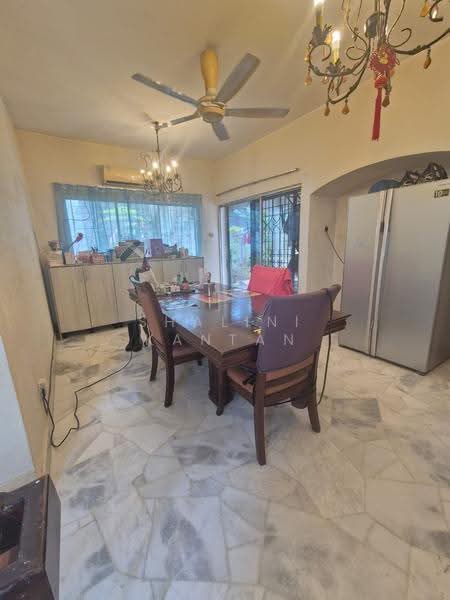 Rumah Berkembar untuk Dijual di Damansara Heights (Kuala Lumpur) - Shalini Kantan - Dining Room - PropertyGuru.com.my