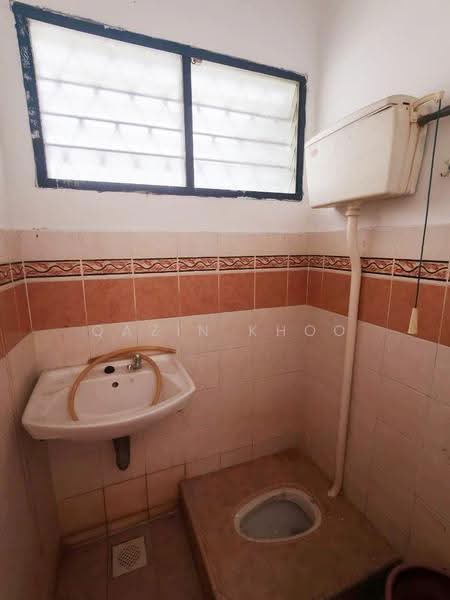 Rumah Teres 1.5-Tingkat untuk Dijual di Taman Menglembu Impiana Adril (Menglembu) - Qazin Khoo - Bathroom - PropertyGuru.com.my