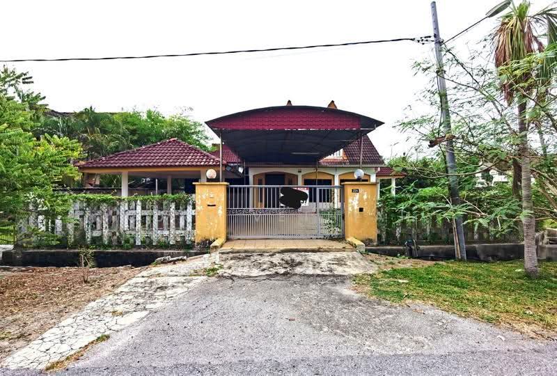 Bungalow House for Sale in Seri Manjung (Perak) - Guru Vethiah - Exterior - PropertyGuru.com.my