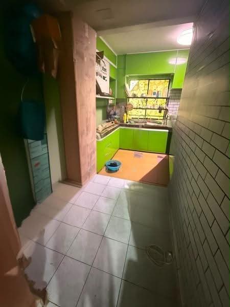 Rumah Teres 2-Tingkat untuk Dijual di Taman Puteri Wangsa (Ulu Tiram) - Dona - Kitchen - PropertyGuru.com.my