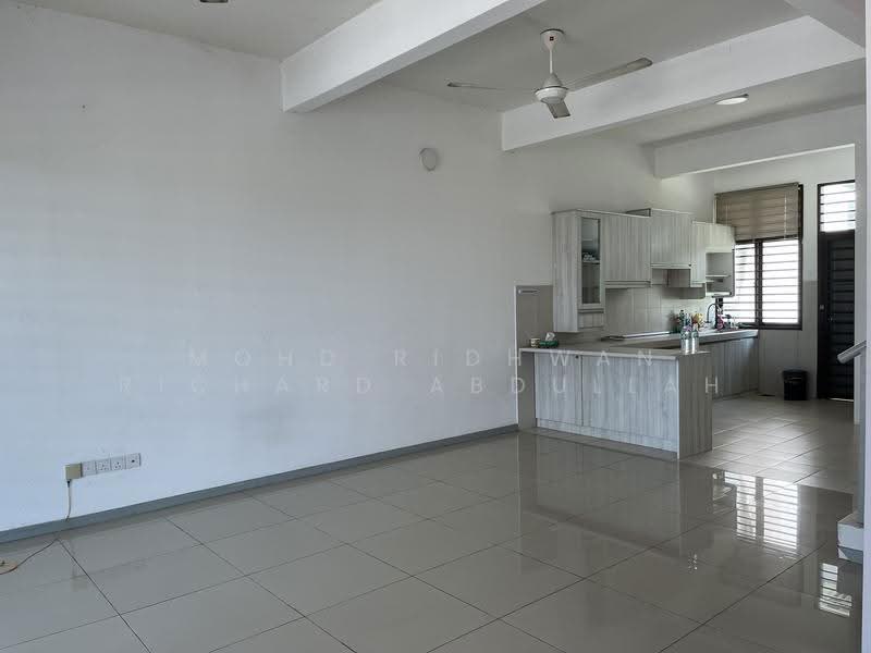2-storey Terraced House for Sale in Saujana KLIA (Dengkil) - Mohd Ridhwan Richard Abdullah - Living Room - PropertyGuru.com.my