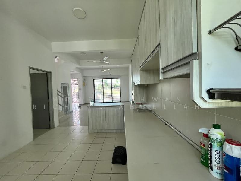 2-storey Terraced House for Sale in Saujana KLIA (Dengkil) - Mohd Ridhwan Richard Abdullah - Kitchen - PropertyGuru.com.my