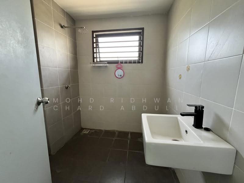 2-storey Terraced House for Sale in Saujana KLIA (Dengkil) - Mohd Ridhwan Richard Abdullah - Bathroom - PropertyGuru.com.my