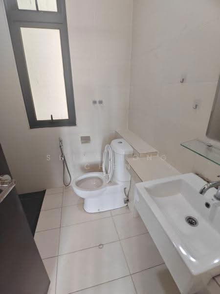 Service Residence for Sale at 8Scape Residence @ Sutera - Shieh Long Chen - Bathroom - PropertyGuru.com.my