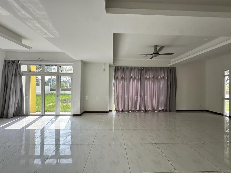 Bungalow House for Sale in Seksyen U13 (Setia Alam) - Jess Tee - Living Room - PropertyGuru.com.my
