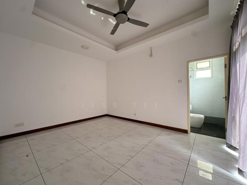 Bungalow House for Sale in Seksyen U13 (Setia Alam) - Jess Tee - Bathroom - PropertyGuru.com.my