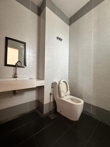 Bungalow House for Sale in Seksyen U13 (Setia Alam) - Jess Tee - Bathroom - PropertyGuru.com.my