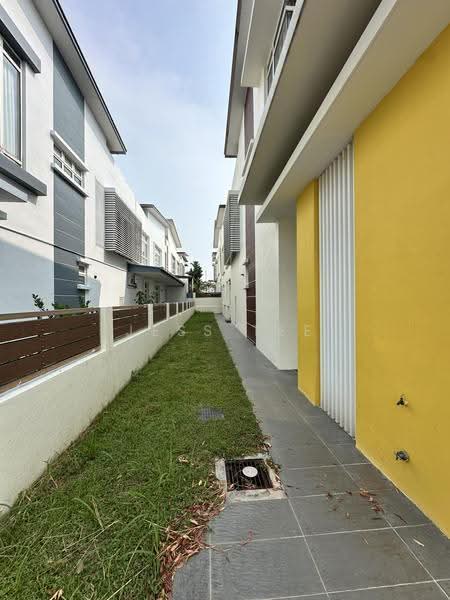 Bungalow House for Sale in Seksyen U13 (Setia Alam) - Jess Tee - Exterior - PropertyGuru.com.my