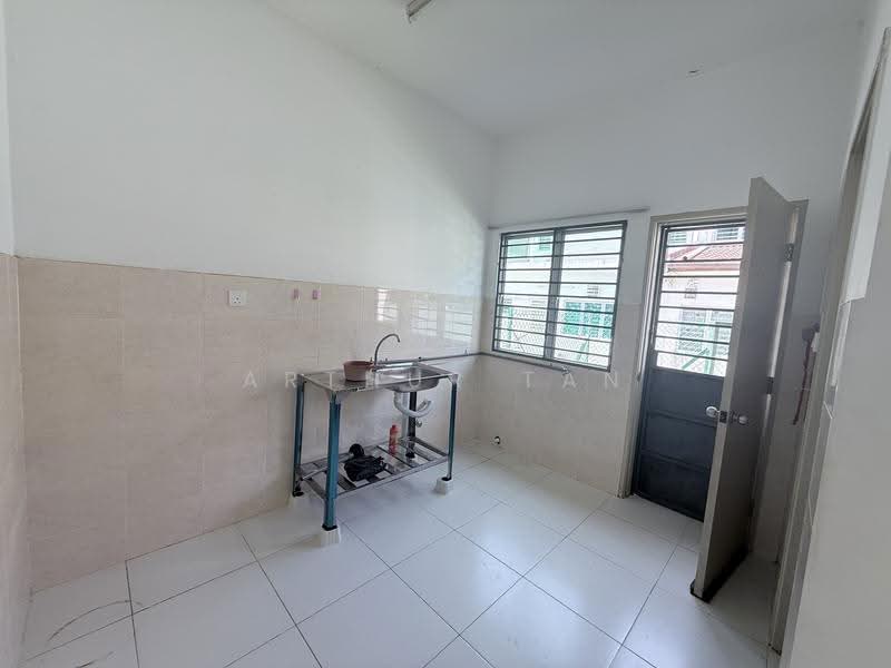 2-storey Terraced House for Rent in Semenyih (Selangor) - Arthur Tan - Kitchen - PropertyGuru.com.my