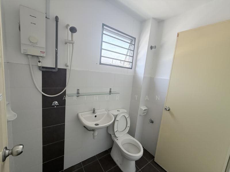 2-storey Terraced House for Rent in Semenyih (Selangor) - Arthur Tan - Bathroom - PropertyGuru.com.my