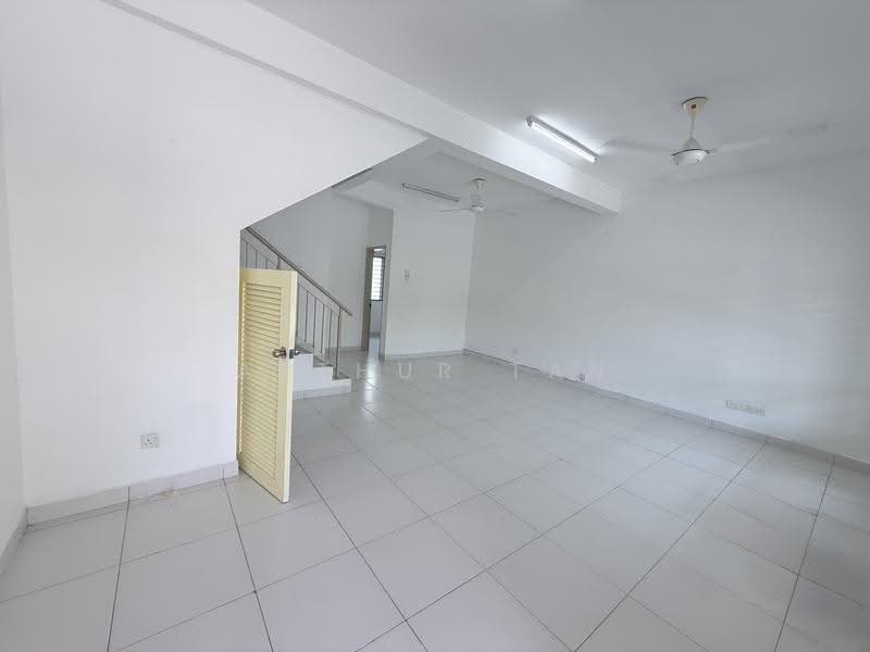 2-storey Terraced House for Rent in Semenyih (Selangor) - Arthur Tan - Living Room - PropertyGuru.com.my